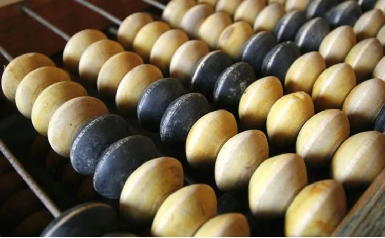 wooden-abacus-black-and-white-beads