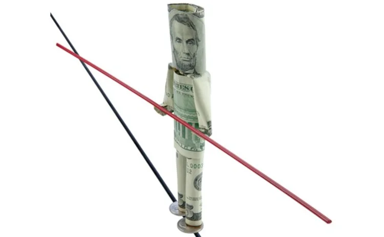 us dollar walks the tightrope